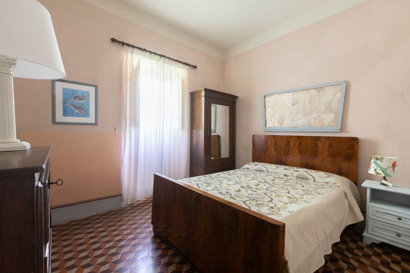 4 Schlafzimmer, Schreibtisch, Bügeleisen/Bügelbrett, WLAN