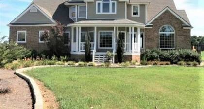 Only minutes from the beach! Why pay the high prices?