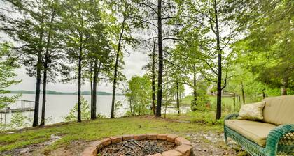 Kentucky Lakeside Home w/ Deck - 20 Mi to LBL!