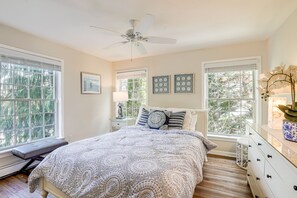 3 habitaciones, tabla de planchar con plancha, internet y ropa de cama