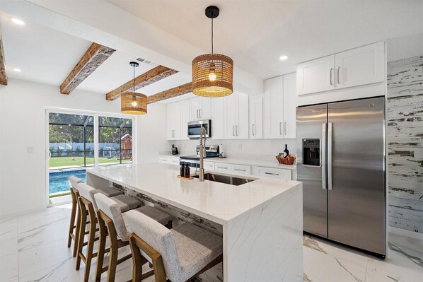 Unclassified image, 1 of 32, button