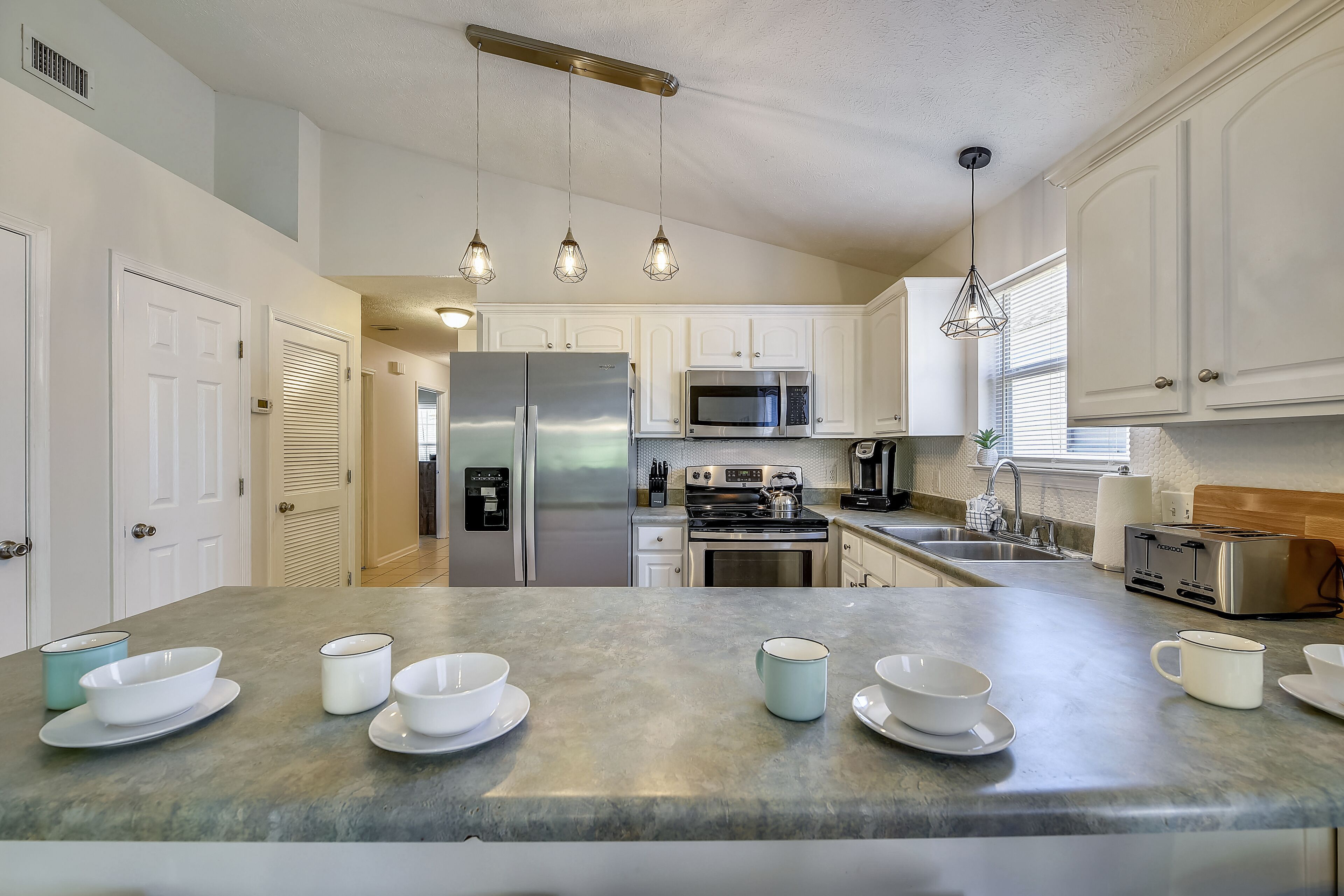 House, 3 Bedrooms, Patio | Private kitchen | Full-size fridge, microwave, oven, stovetop