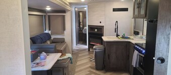 Grand Canyon RV Glamping Mini Bunkhouse Suite