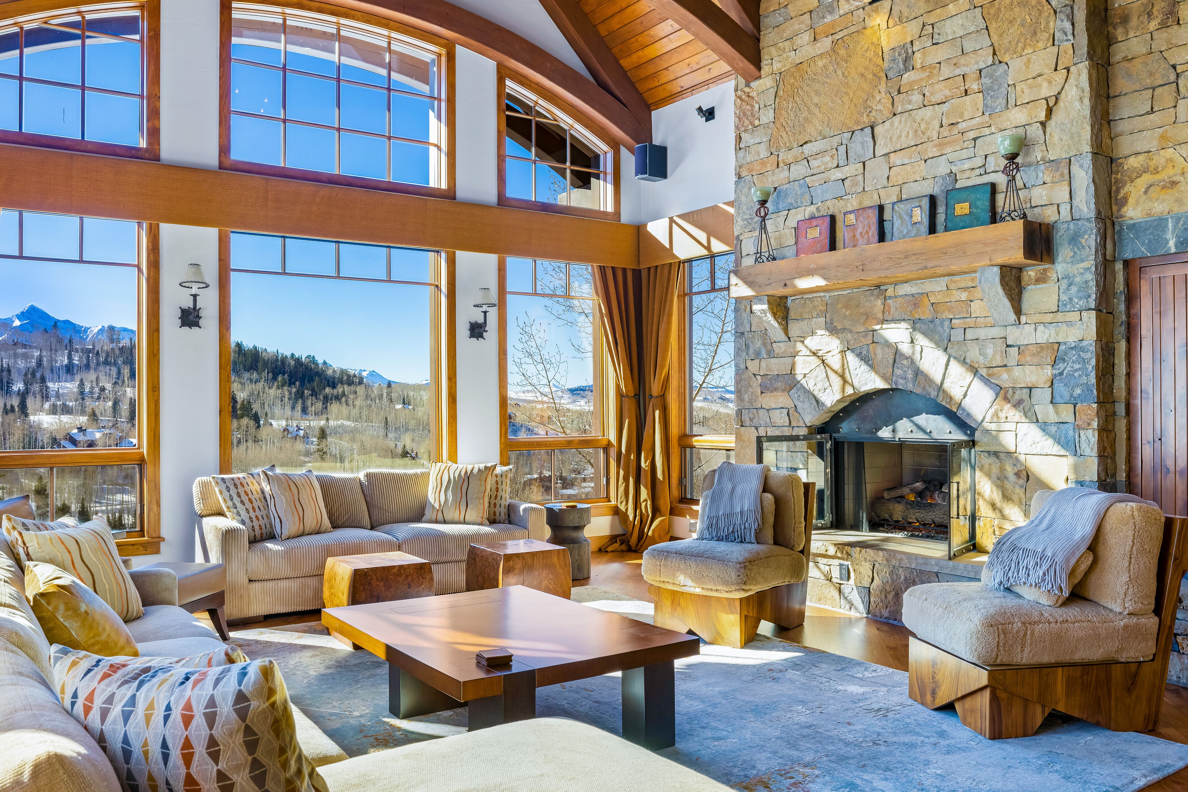 Spacious multi-level townhouse with private hot tub, grill, balcony