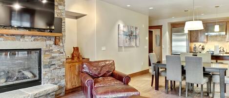 Televisión, chimenea