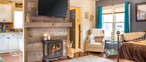 Iron/ironing board, free internet, bed sheets