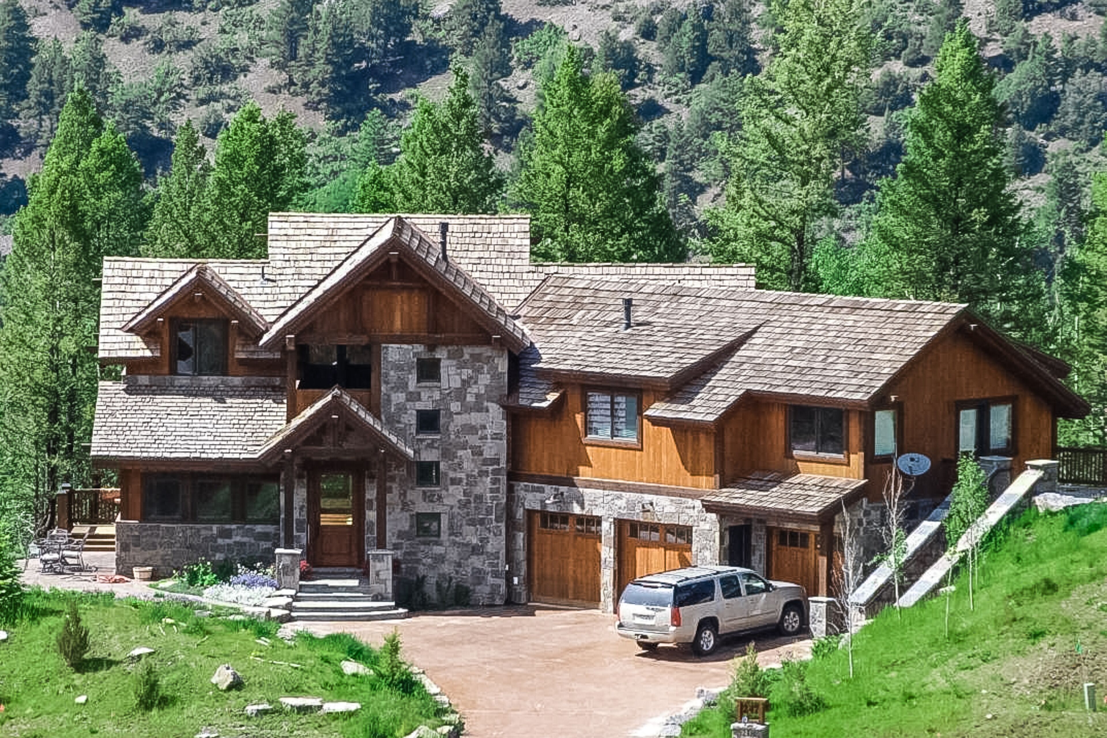 Mountain house with private hot tub, fireplace & balcony - near Telluride