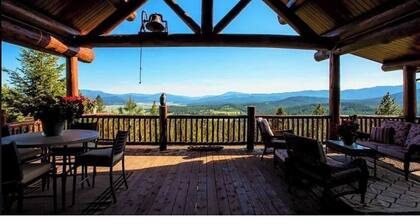 Rustic Mountain Retreat on a Peak