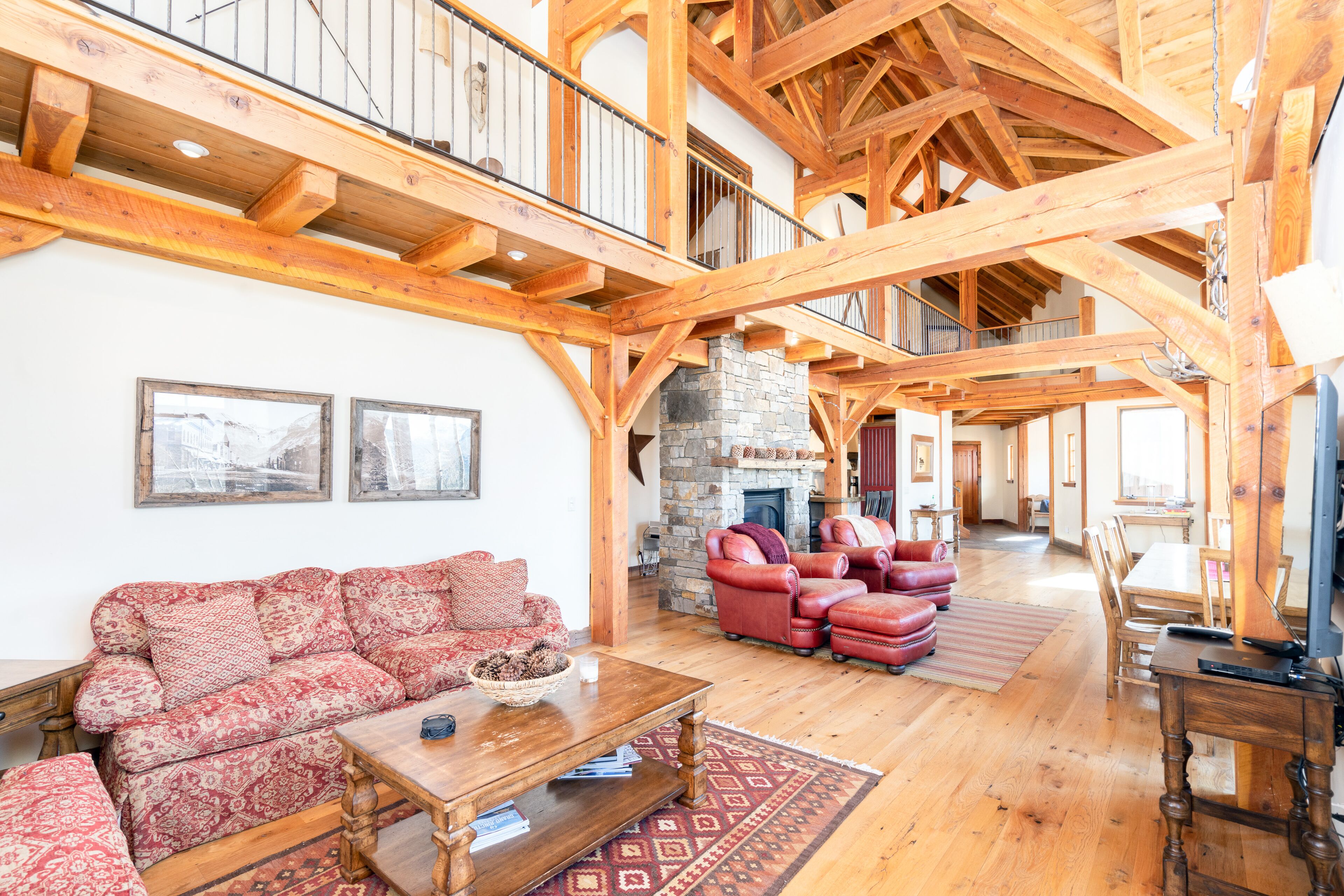 Luxury home with majestic mountain views, private hot tub, fireplace & deck