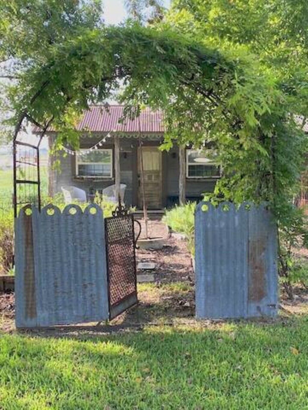 THE ROOST - A garden cottage retreat