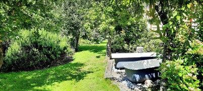 Bespoke Cottage, outdoor baths, wine tasting, pet friendly in Sleepers Vineyard