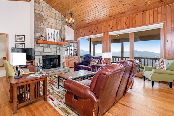 TV, fireplace, DVD player