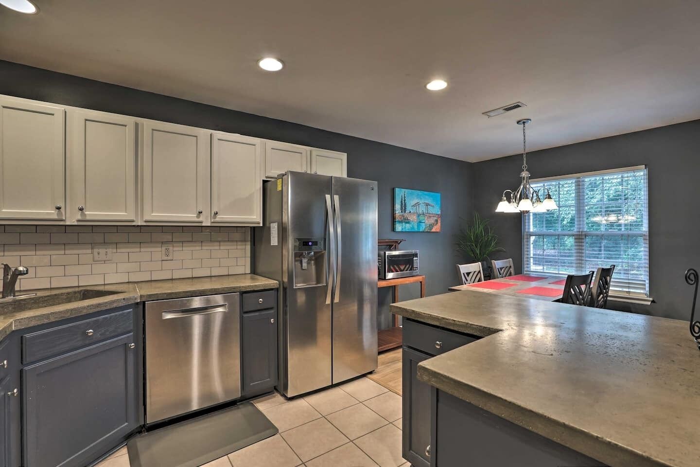 NEW! Beautiful Charleston Townhome with Pool Access & Covered Patio!