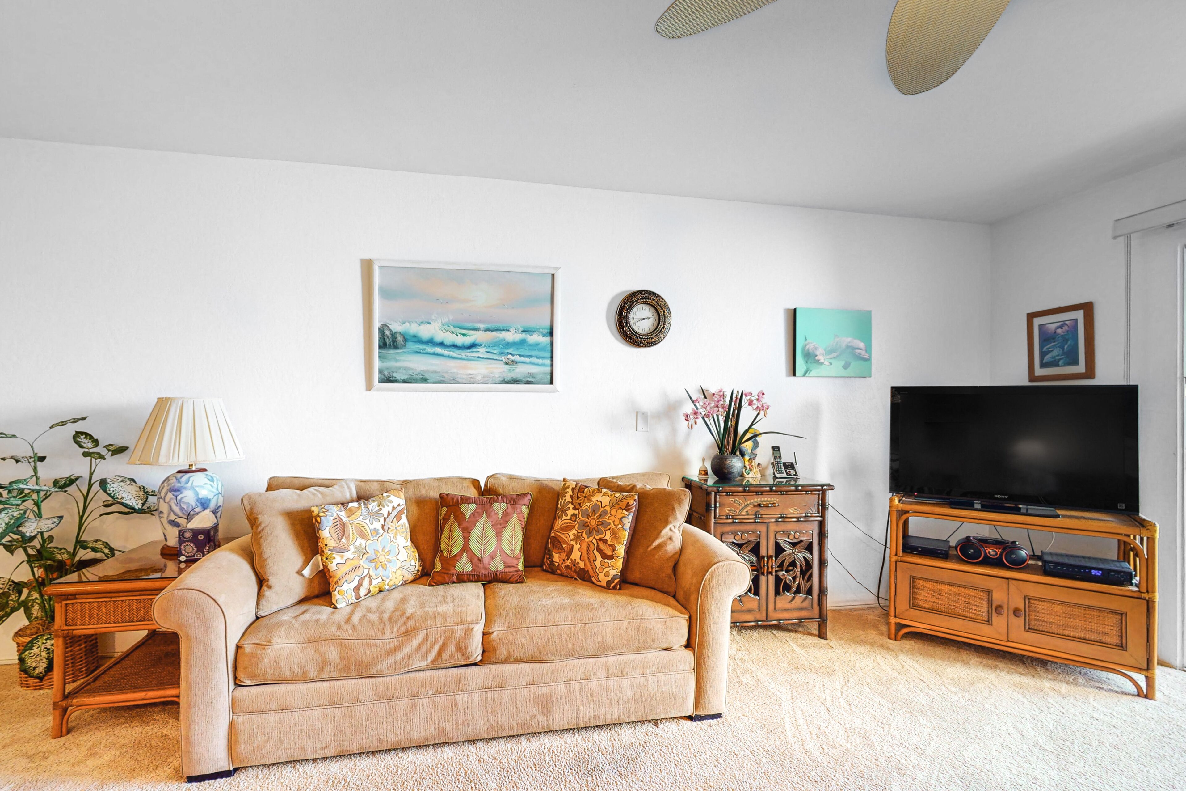 Hale Kamaole Condo w/ Shared Pool, Shared Grill, Private Washer/Dryer