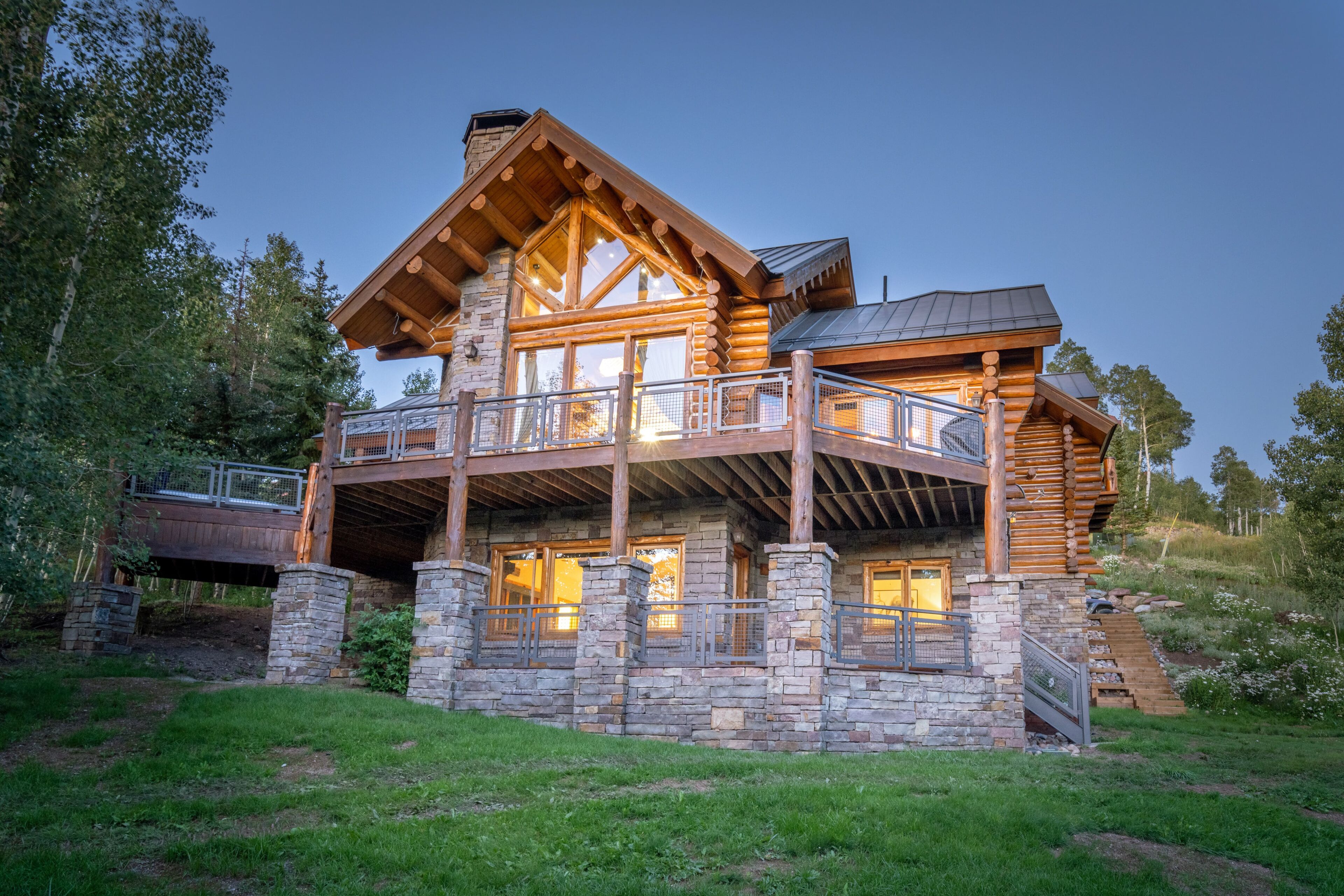 Ski-in/out house with ski passes & multiple outdoor & indoor living spaces