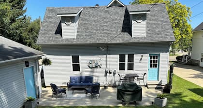 Lake Huron Harbor Getaway-Walk to Downtown and the Beach
