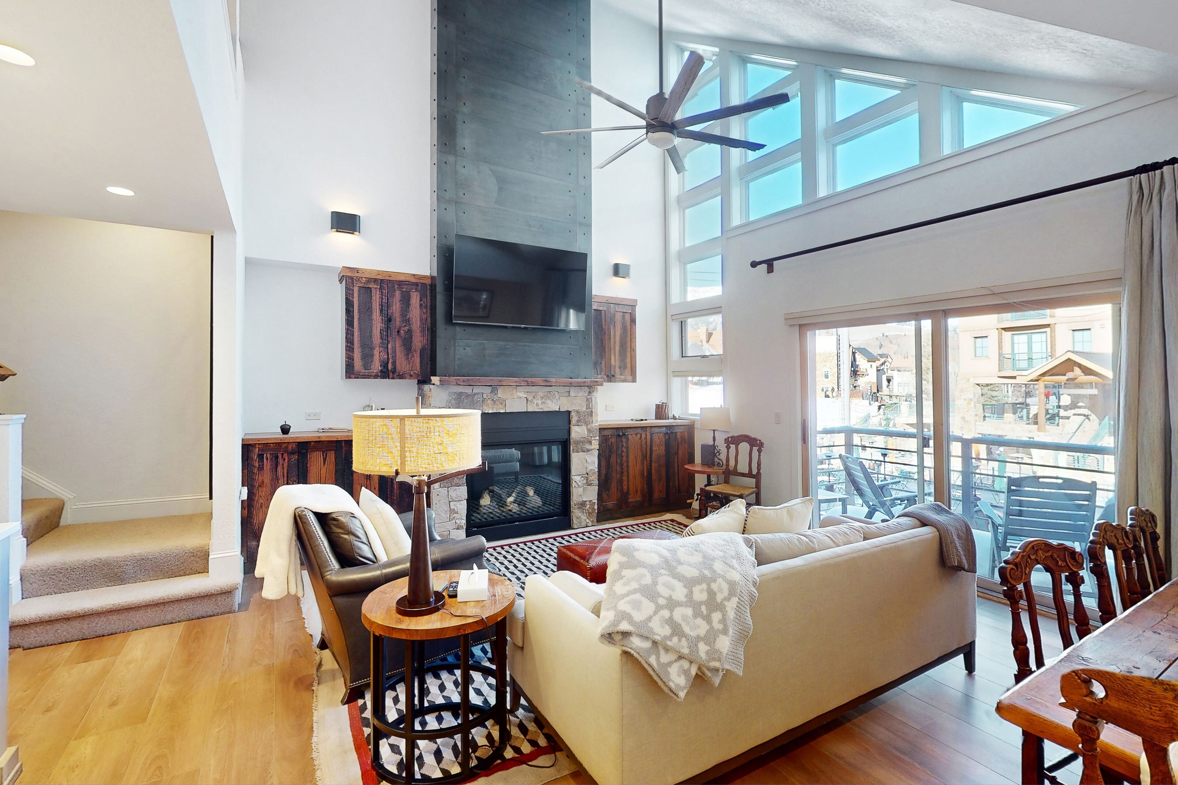 Ski-in/out mountain condo with hot tub, balcony & W/D - dog-friendly