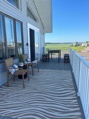 Outdoor dining - Quick walk to the Beach (Wells)