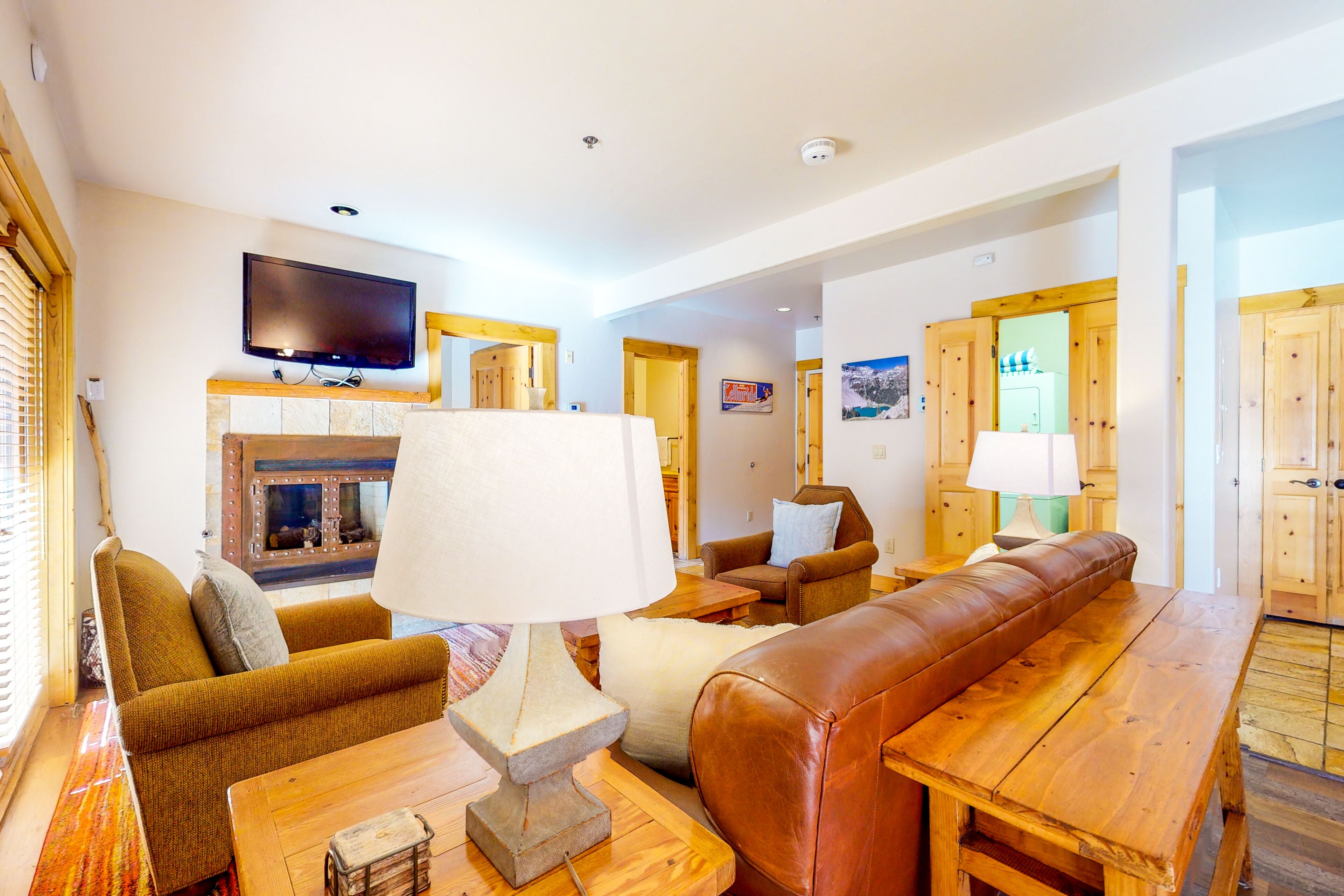Dog-friendly, ski-in/out condo with pool, hot tub & gym