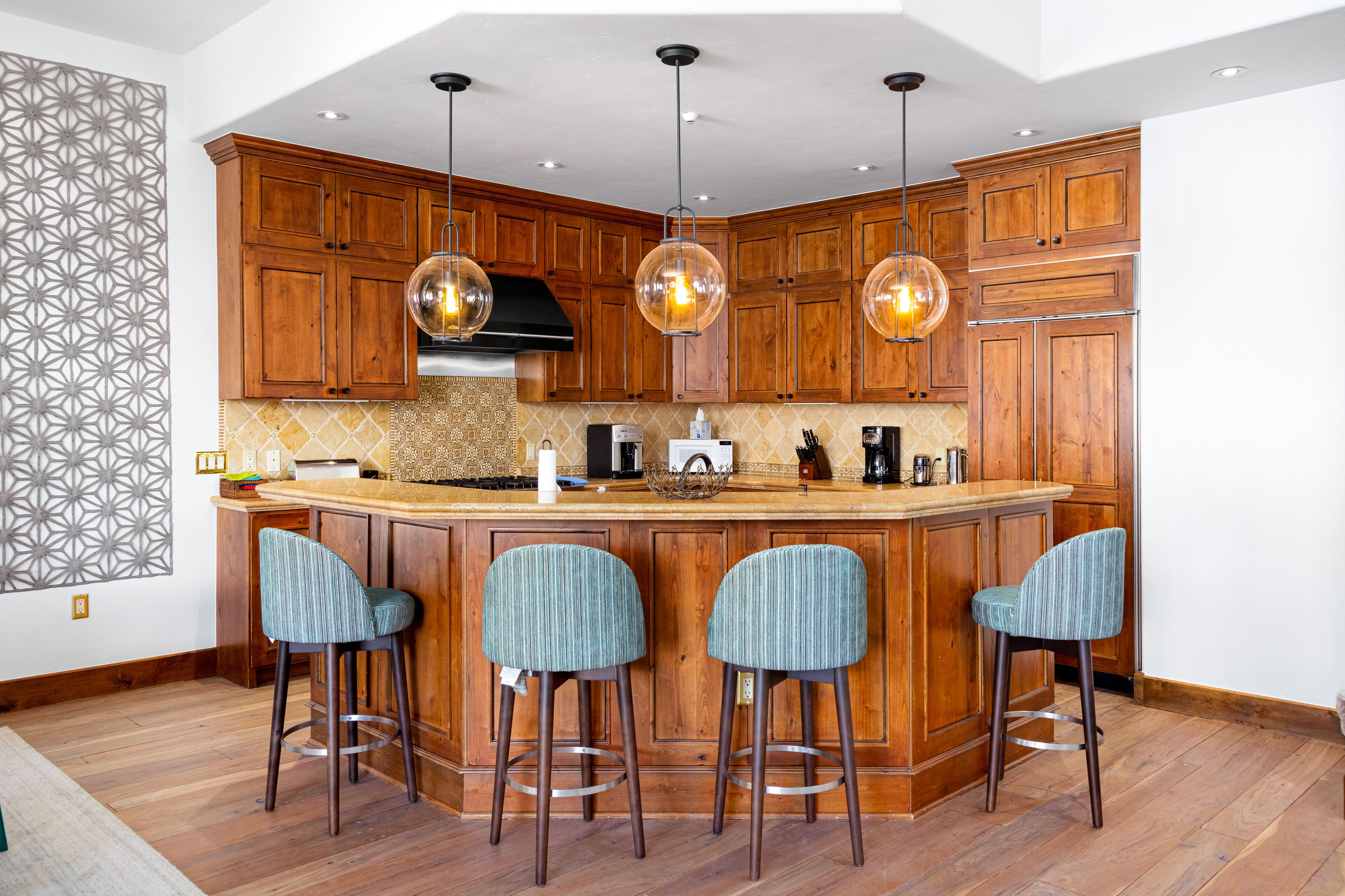 Ski-in/out designer retreat with amazing view & private hot tub - walk to dining