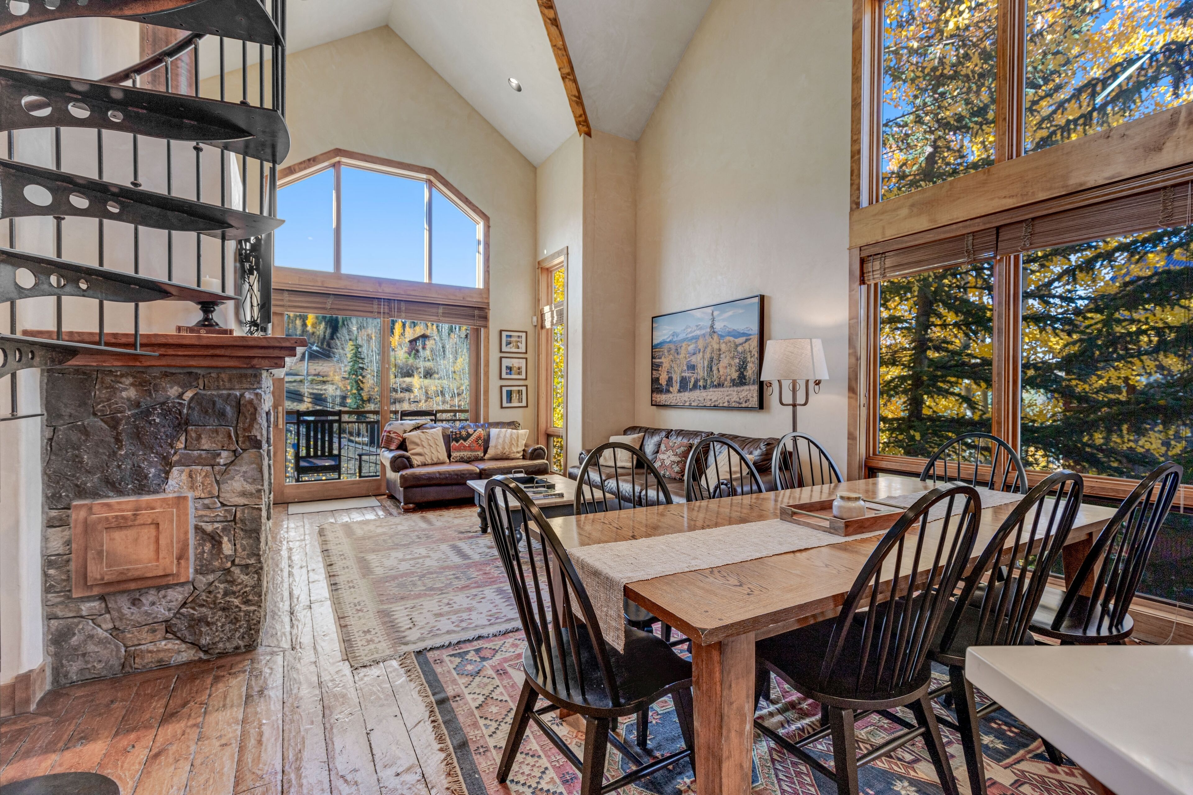 Télévision, cheminée