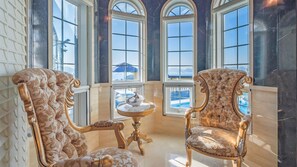 Basic Room, 2 Bedrooms (Luxurihan husic family) | 1 bedroom, free WiFi - Namhae Alhambra Pension (Namhae)