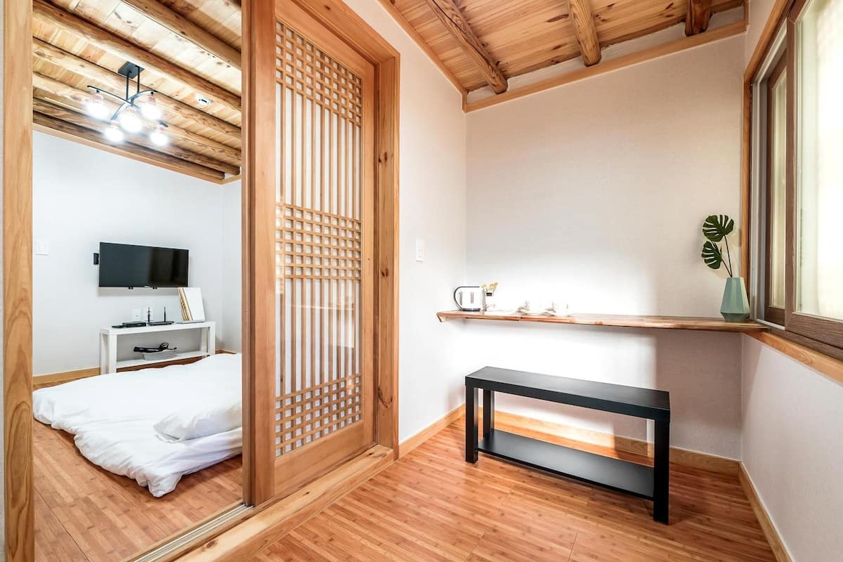 Basic Room, 1 Bedroom (Medum) | 1 bedroom, free WiFi
