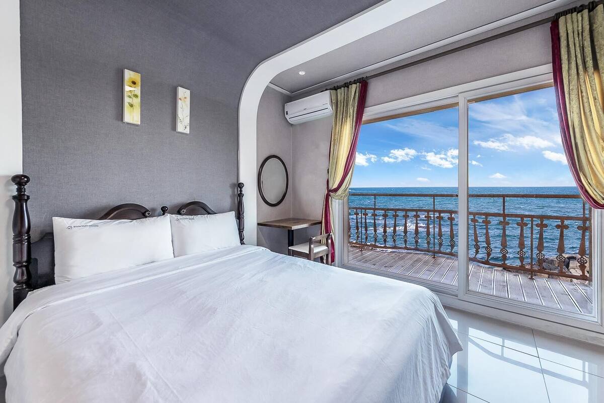 Basic Room, 1 Bedroom (Phuket(oceanview,no cook)) | 1 bilik tidur, Wi-fi percuma 