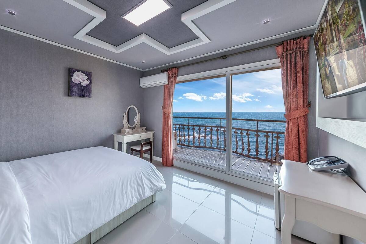 Basic Room, 1 Bedroom (Fiji(oceanview,no cook)) | 1 bilik tidur, Wi-fi percuma 