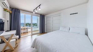 Basic Room, 2 Bedrooms (203) | 1 bedroom, free WiFi - Yangyang Verit Pension (Yangyang)