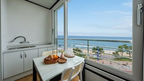 Basic Room, 1 Bedroom (304) | 1 bedroom, free WiFi - Yangyang Verit Pension (Yangyang)