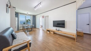 Basic Room, 2 Bedrooms (101) | 1 bedroom, free WiFi - Yangyang Verit Pension (Yangyang)