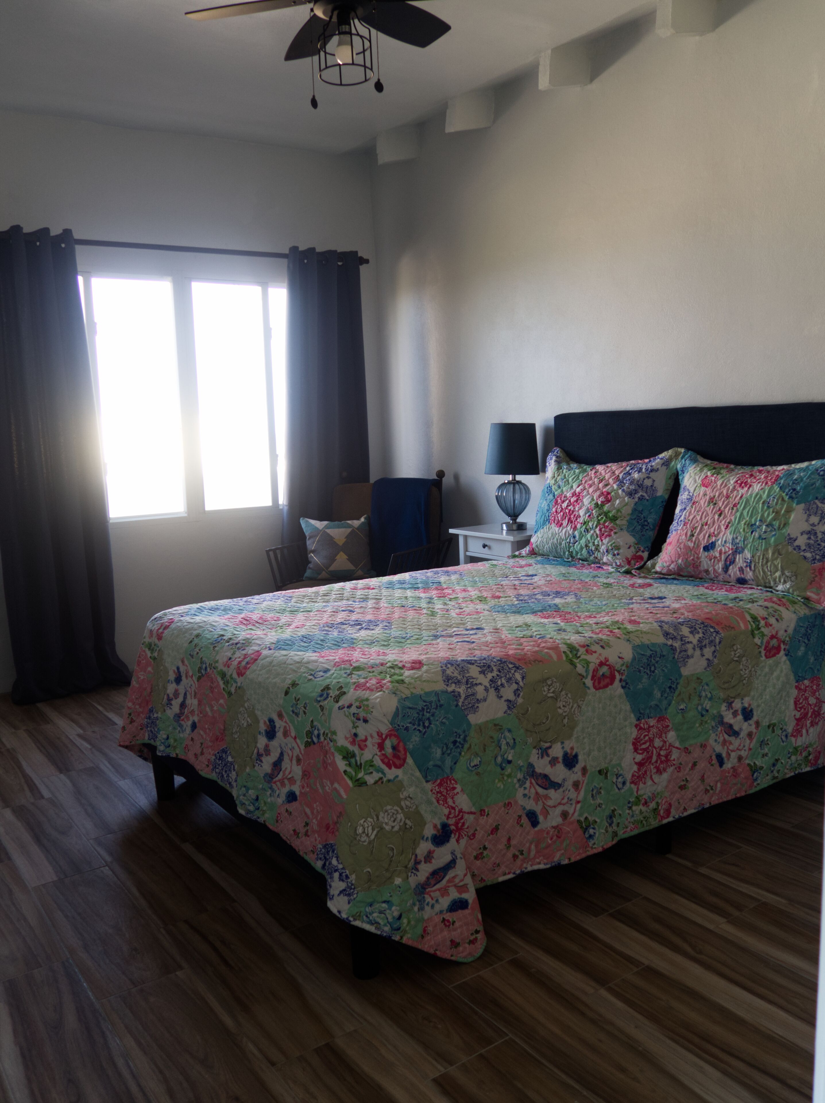 2 makuuhuonetta, silitysrauta/-lauta, vauvan matkasänky, ilmainen Wi-Fi