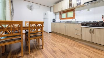 Basic Room, 1 Bedroom (Freesia) | 1 bedroom, WiFi (free)