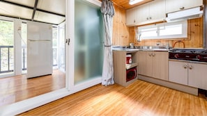 Basic Room, 1 Bedroom (Annex) | 1 bedroom, free WiFi