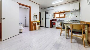 Basic Room, 1 Bedroom (Daisy) - Gapyeong Yeoul Kids Pension (Gapyeong)