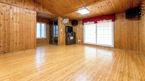 Basic Room, 1 Bedroom (Rose) | 1 bedroom, free WiFi - Gapyeong Yeoul Kids Pension (Gapyeong)