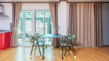 Basic Room, 1 Bedroom (Saffron) | 1 bedroom, WiFi (free)