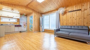 Basic Room, 1 Bedroom (Annex) | 1 bedroom, free WiFi
