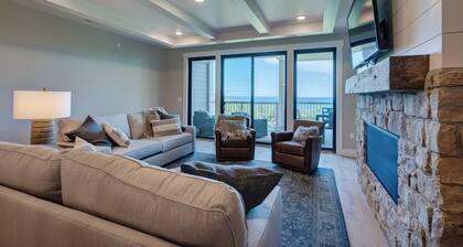 New Condo with Waterviews!