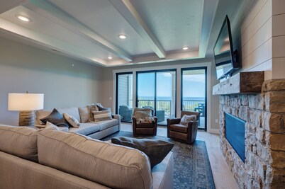 New Condo with Waterviews!