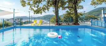 Tongyoung Blue House Spa Pension