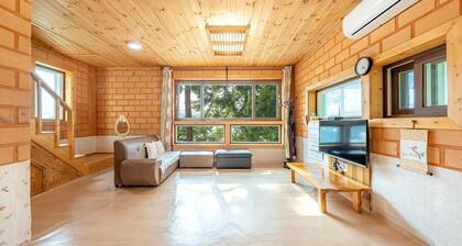 Tongyoung Blue House Spa Pension