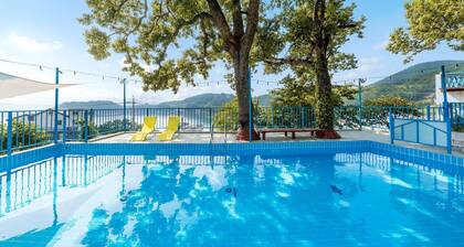 Tongyoung Blue House Spa Pension