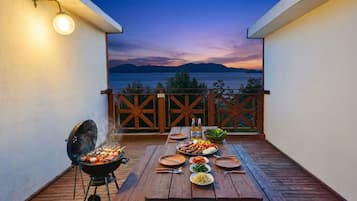 ุงูู
ูุดุฃุฉ ู
ู ุงูุฎุงุฑุฌ