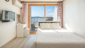 Basic-værelse - 1 soveværelse (Bunhongbaneulkkot ( F2 )) | 1 soveværelse, gratis Wi-Fi