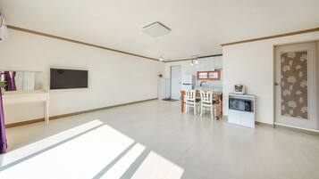 Basic Room, 1 Bedroom (Bawedolkkot ( F3 )) | 1 bedroom, free WiFi