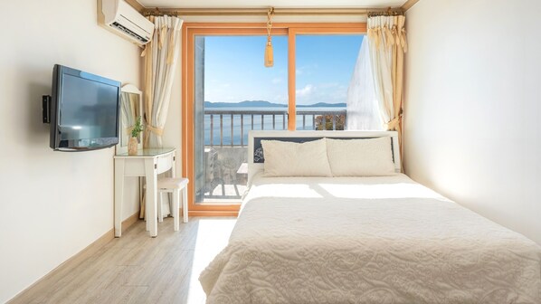 Basic Room, 1 Bedroom (Hyenyeoro ( F2 )) | 1 bedroom, free WiFi - Ganghwa Sol Orem Pension (Incheon)