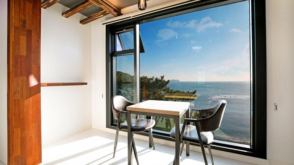 1 bedroom, free WiFi - Geoje Big Sol Pension (Geoje)