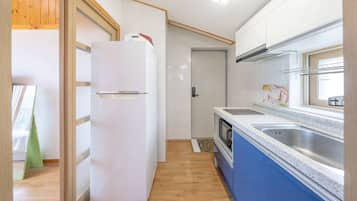 Basic Room, 1 Bedroom (Gaon) | 1 bedroom, free WiFi